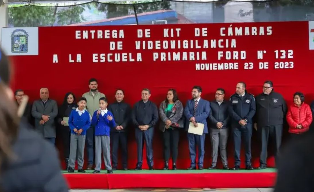 Alcalde De Tlalnepantla Arranca Programa De Entrega De Cámaras De Videovigilancia A Escuelas