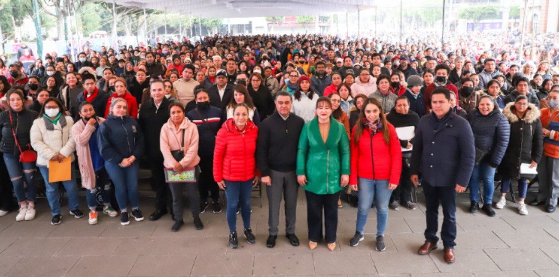 Alcalde De Tlalnepantla Hace Entrega De 10 Mil Tarjetas Del Programa “Becas Municipales”