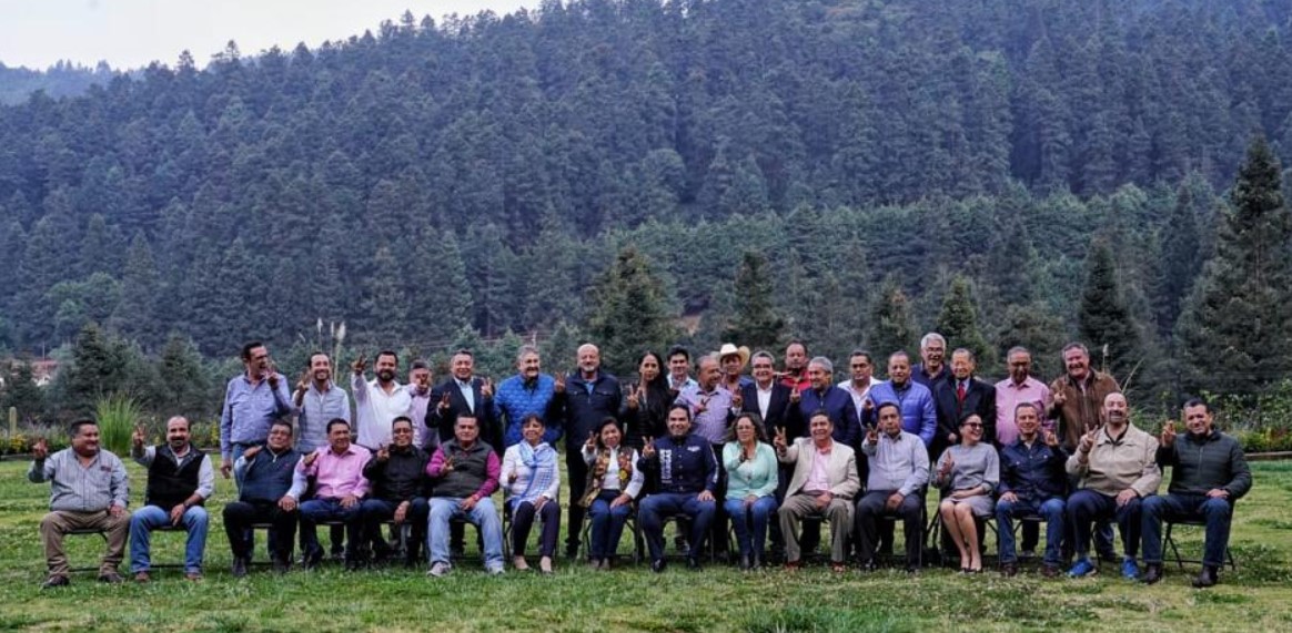 Exalcaldes Y Exdiputados Del PRI En El Edomex Muestran Su Apoyo A Enrique Vargas