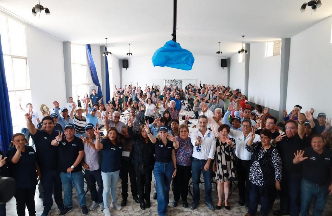 Romina Contreras Se Reúne Con Comuneros De San Cristóbal Texcalucan