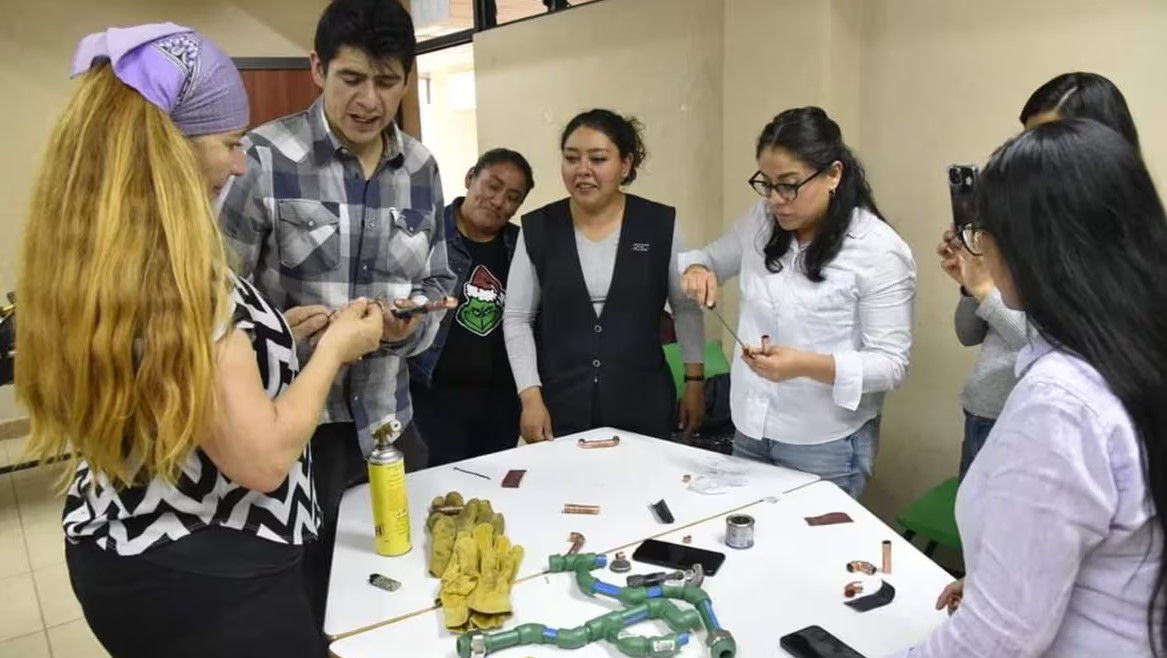 Secretaría Del Agua Del Edoméx Capacita A Mujeres Con Cursos De Plomería