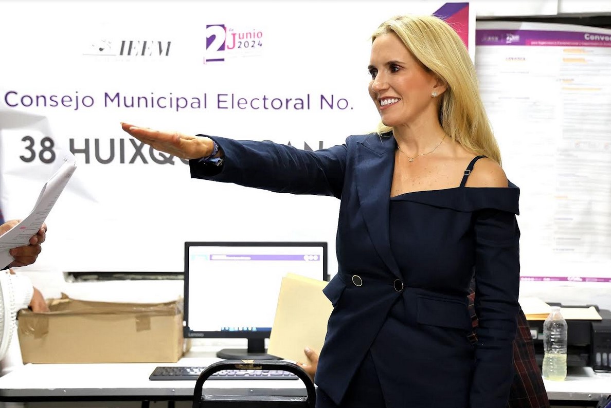 Romina Contreras Recibe Constancia De Mayoría Como Presidenta Municipal Electa De Huixquilucan