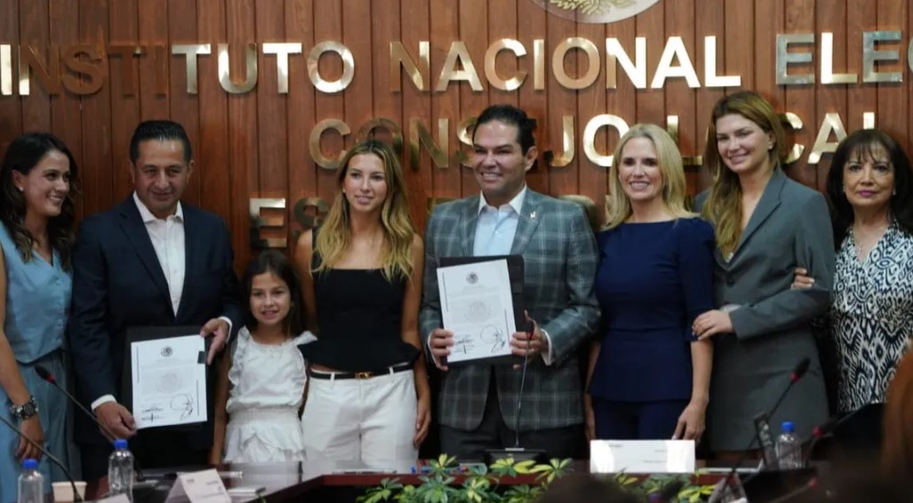 Enrique Vargas Recibe Constancia De Asignación De Senador Por El Edoméx
