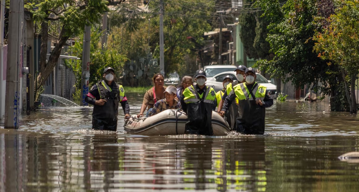 Disminuye Nivel De Agua Por Inundación En Chalco; Aún Hay 19 Calles Afectadas