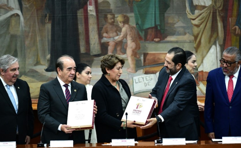 Delfina Gómez Entrega Primer Informe A La LXII Legislatura Del Edomex
