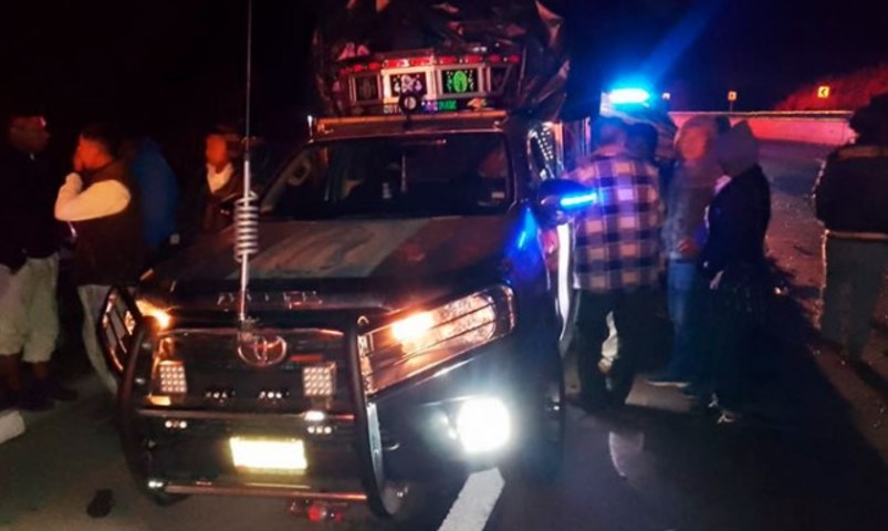 Tráiler Choca Contra Camioneta De Peregrinos Sobre La México Puebla; Hay Lesionados