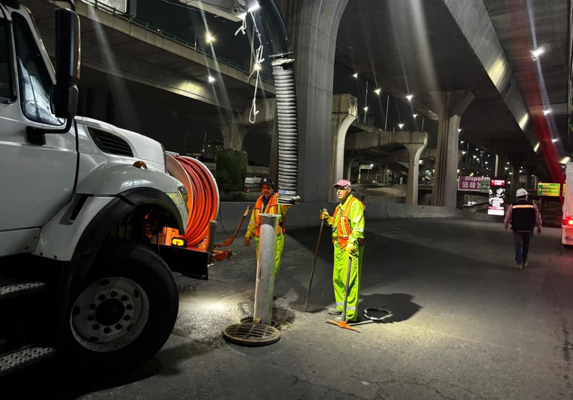 Gobierno De Naucalpan Realiza Desazolve Preventivo Sobre Periférico Norte